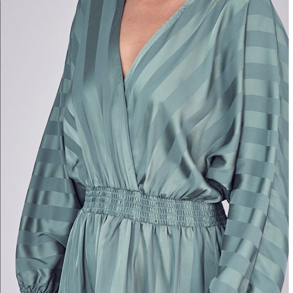 DO+BE Sage Long Sleeve Ruffle Mini Dress-NWT - Picture 2 of 4